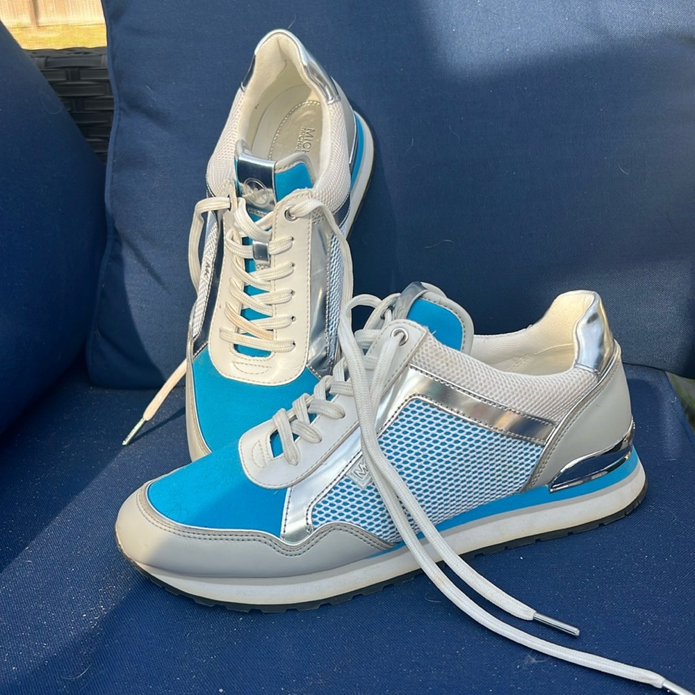 Michael Kors, Maddie, Trainor, white silver and blue size 9
